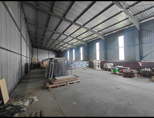 500M² WAREHOUSE TO LET IN POMONA